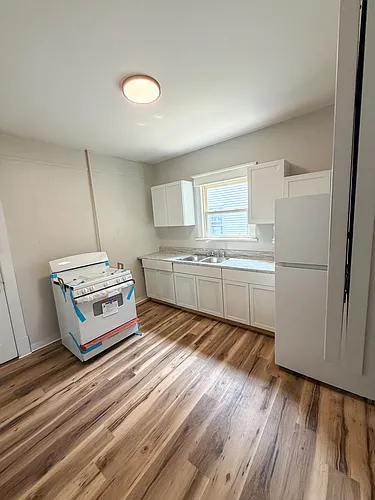 405 Smith St #1 Photo 1