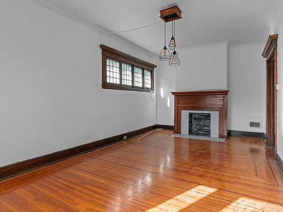 2nd image of 408 Lafayette Ave