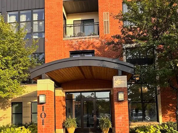 101 Saint Olaf Ave Unit 402, Northfield, MN 55057