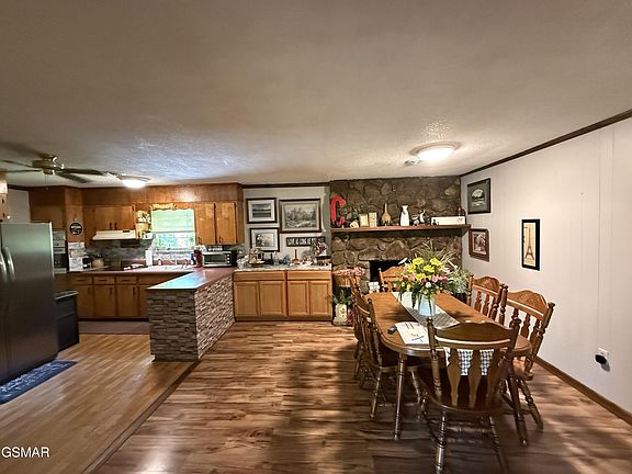 4th image of 2360 Goldrush Rd