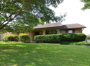 9016 Westglen Dr, Dallas, TX 75228