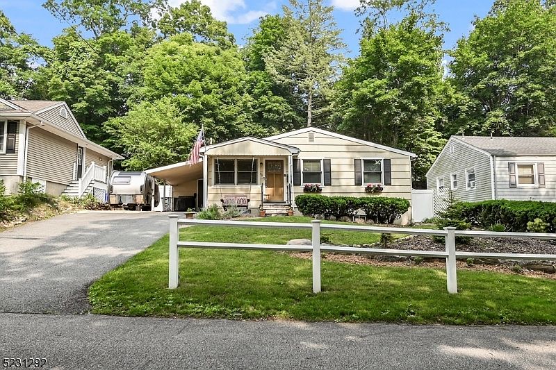 30 Sioux Ave, Oakland, NJ 07436 MLS 3852879 Zillow