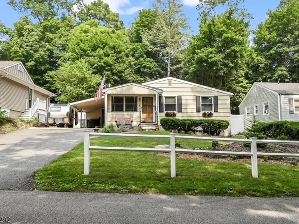 30 Sioux Ave, Oakland Boro, NJ 07436
