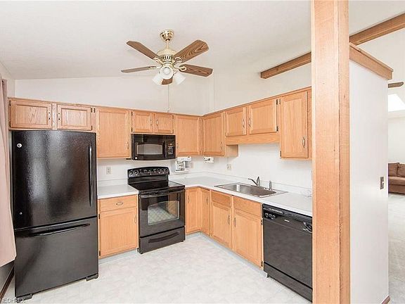 3rd image of 809 Glenrock Dr