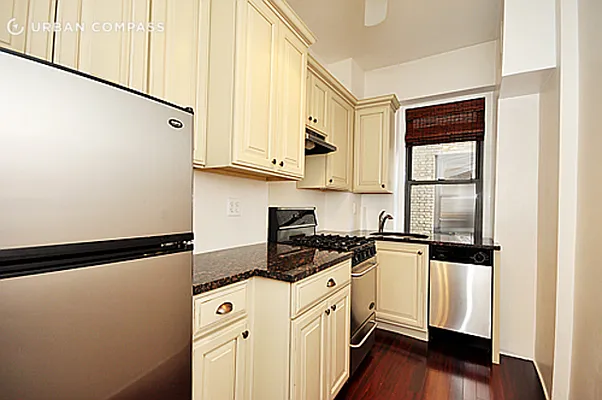 Sold by Compass | media 5