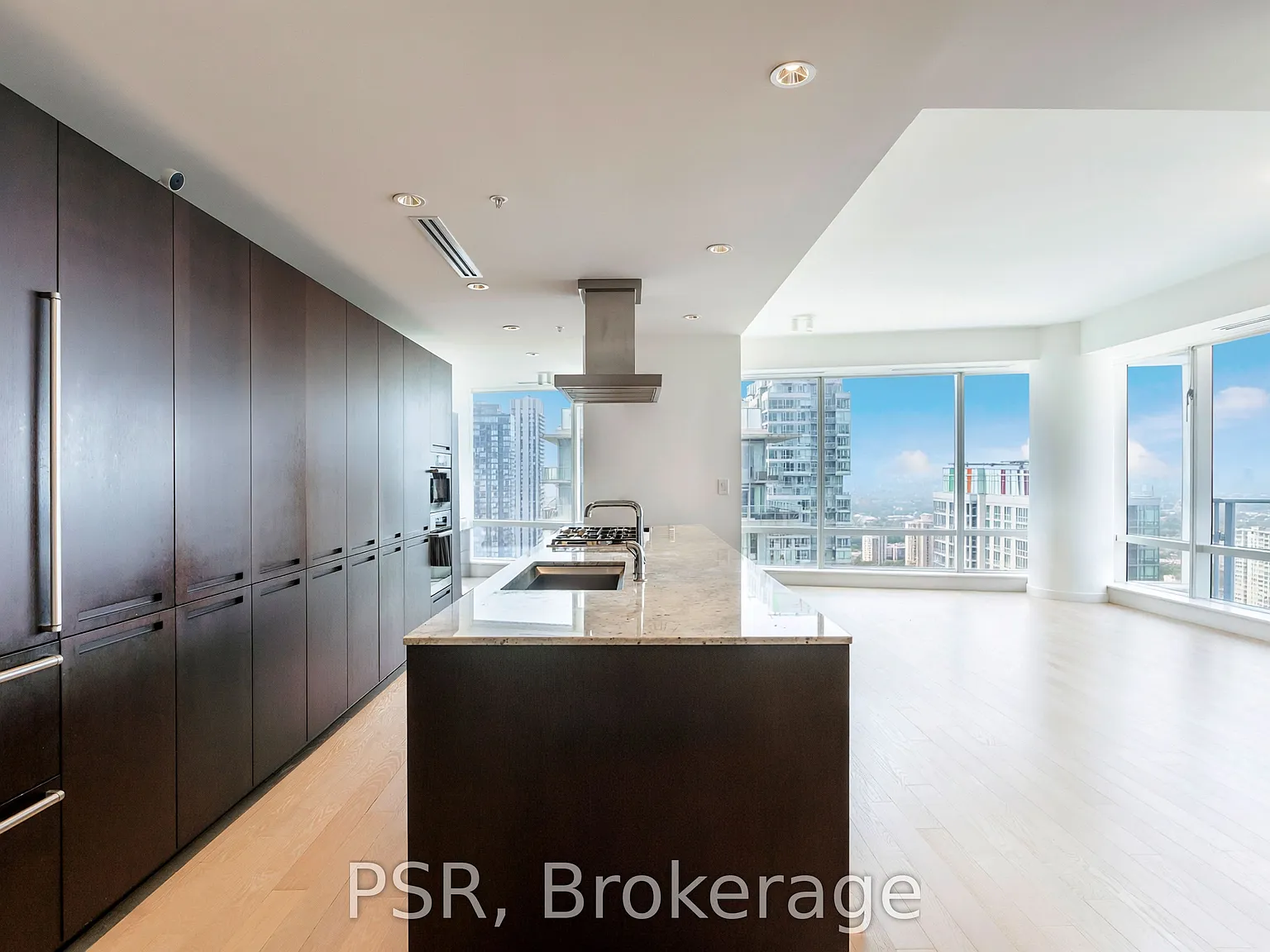 Shangri-La Toronto — Photo 1