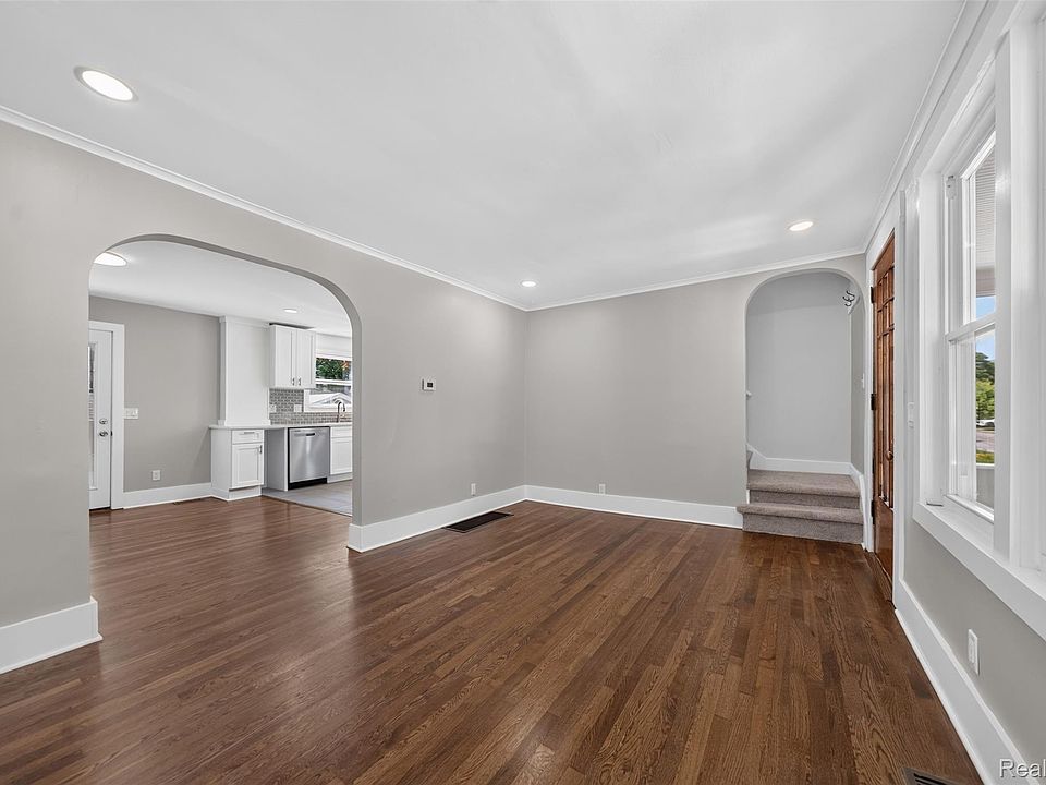 761 Columbia Rd, photo 10