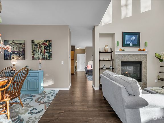 3rd image of 6322 Francis Avenue SE