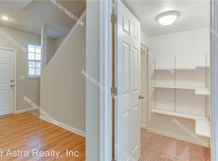239 N 5th Ter, Louisburg, KS 66053