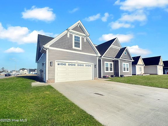 2nd image of 321 Spinnaker Street