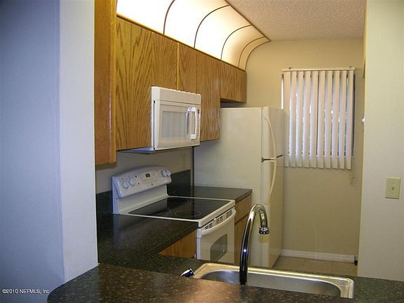 4th image of 85 Debarry Ave APT 1003
