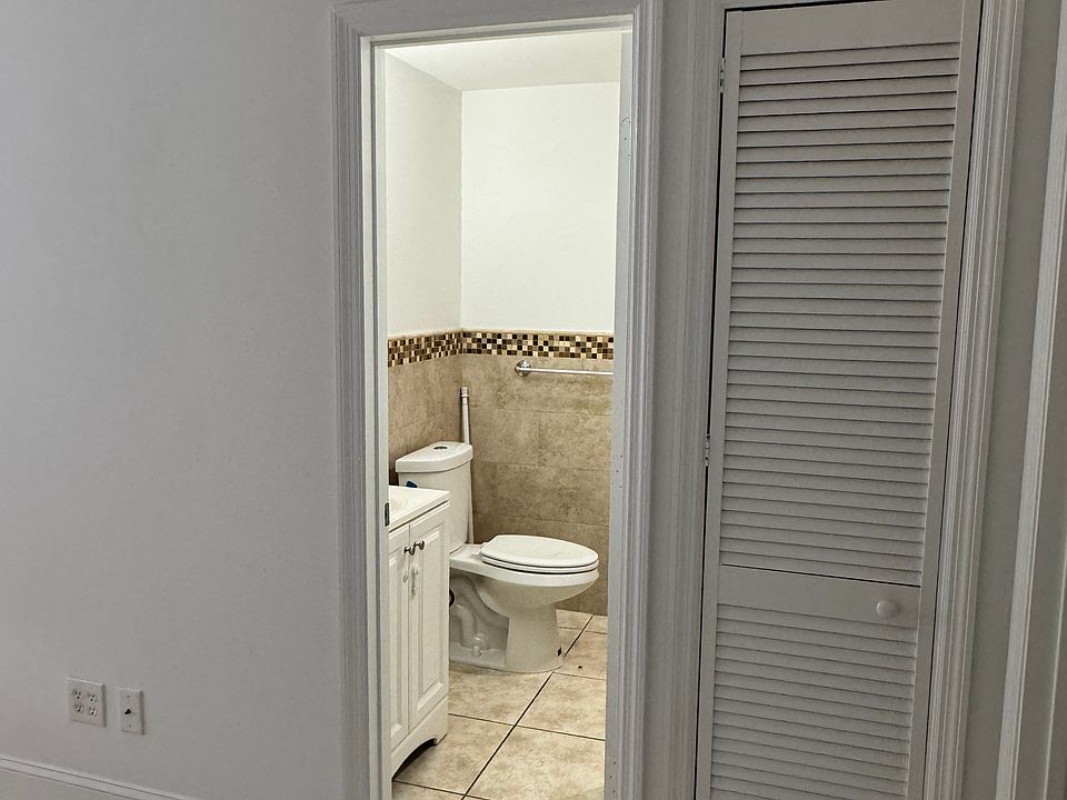 1st image of 1135 W 28th St APT 6