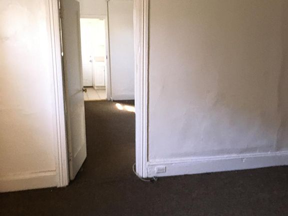 3rd image of 408 N 32nd St #1R