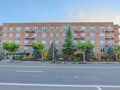504 Merrick Road #4E, Lynbrook, NY, 11563