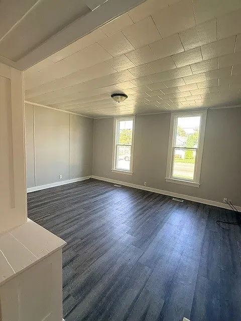 637 Western - HSE — Photo 3