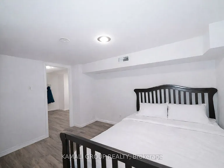 46 Centre St E #BASEMENT — Photo 9