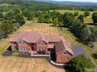 4 Shipley Ct, Pittstown, NJ 08867