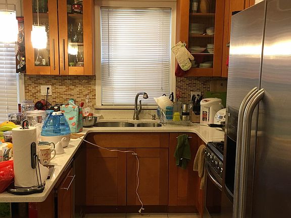 4th image of 1528 74th St