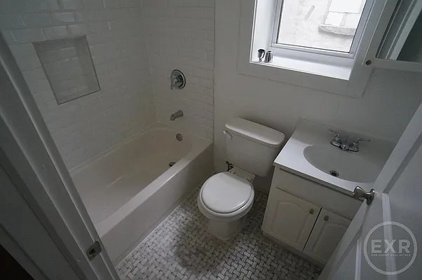 Rented by EXR | media 6