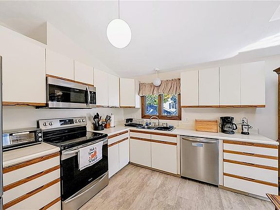 5th image of 4 Hancock Rd