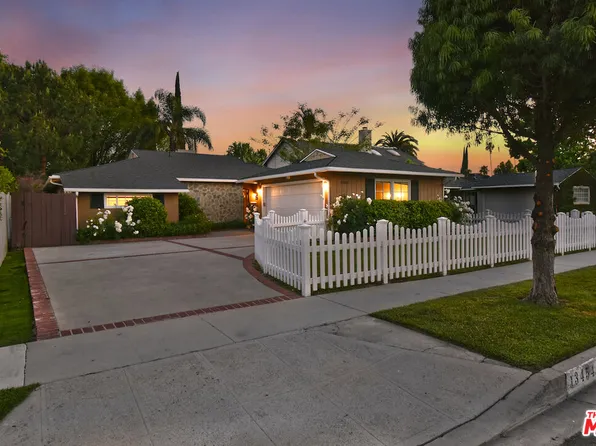 13454 Weddington St, Van Nuys, CA 91401