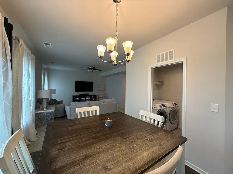 1524 Scarbrough Cir SW — Photo 18