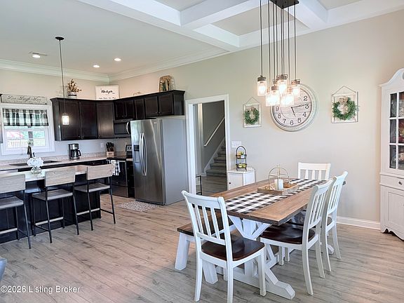 5th image of 1276 Chapeze Ln