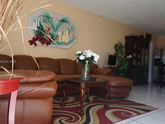 4th image of 5971 Caribbean Blvd