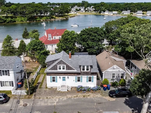 6 Dogwood Ln, Wareham, MA 02571