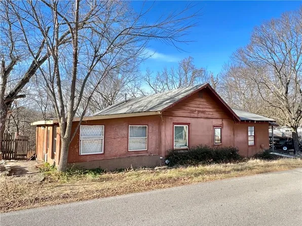 95 Wall St, Eureka Springs, AR 72632