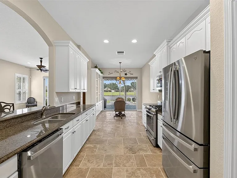 1039 Emerald Dunes Dr — Photo 21
