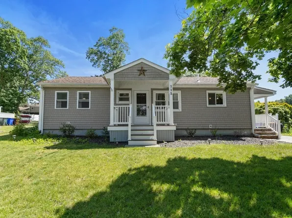 115 Austin St, Fall River, MA 02723