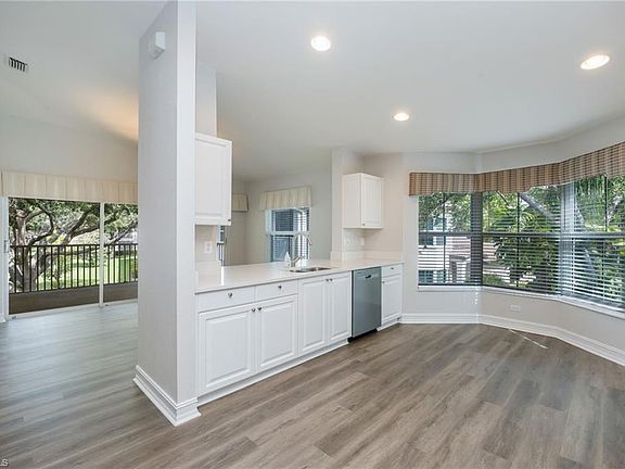 5th image of 300 Diamond CIR #308