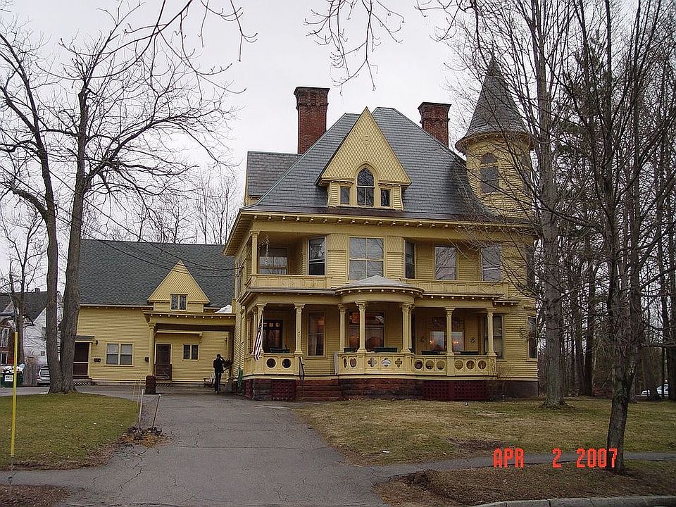 Carriage House Studio Condo