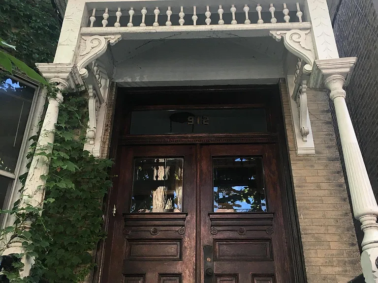 912 N Hoyne Ave #1 — Photo 7
