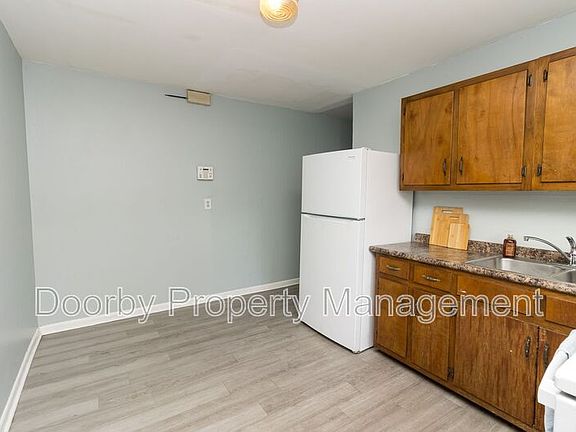5th image of 1008 N Hawthorne St #A