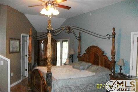 4th image of 2087 Whites Bend Ln