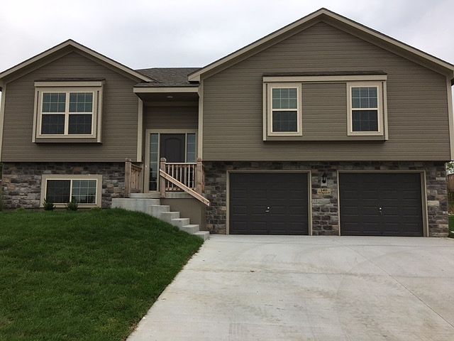 1st image of 1403 NW High View Dr