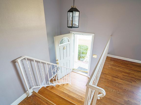 3rd image of 5509 Valley View Trl