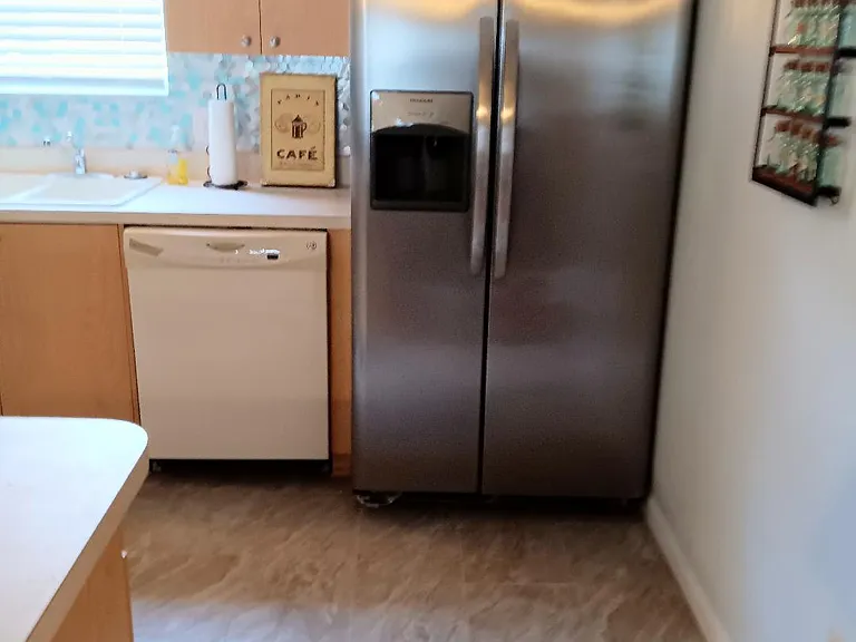 901 Livingston Loop — Photo 3