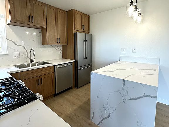 5th image of 3881 Ecochee Ave #1