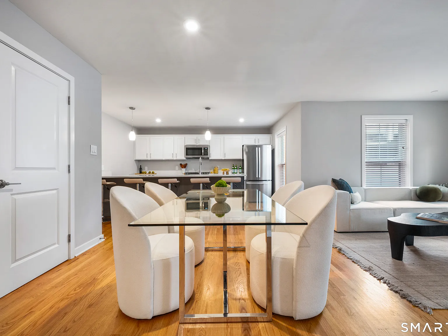 3 bed, 3.5 bath, 2800 sqft, $5,100 — Photo 3