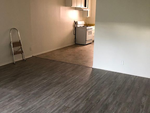 3rd image of 325 E Santa Anita Ave APT 218