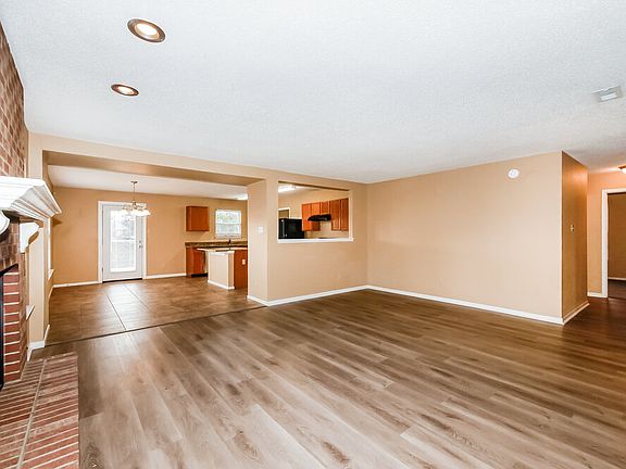 4th image of 5768 N Peppereel Way