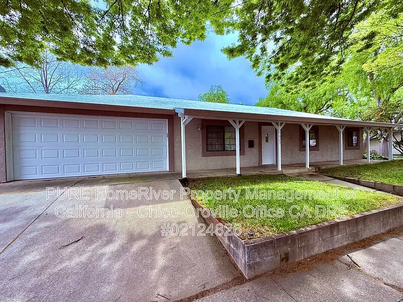 3 bed, 2.0 bath, 1264 sqft, $1,400 — Photo 2