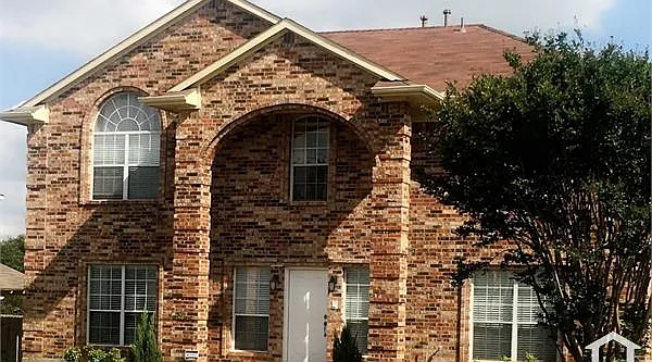 2432 Waterloo Ln — Photo 2