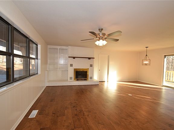 2nd image of 9476 Lori Ln