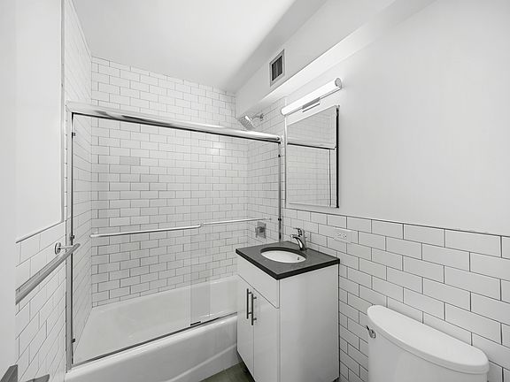 5th image of 315 W 57th St APT 5G