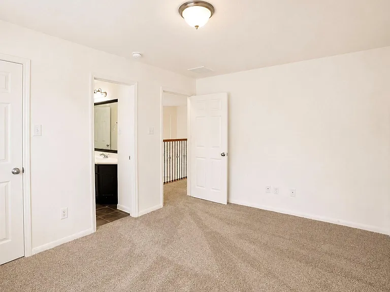 3303 Belmont River Ln — Photo 32