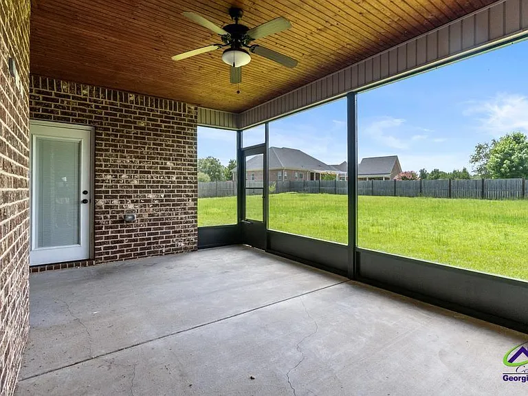 1052 Chattahoochee Dr — Photo 46
